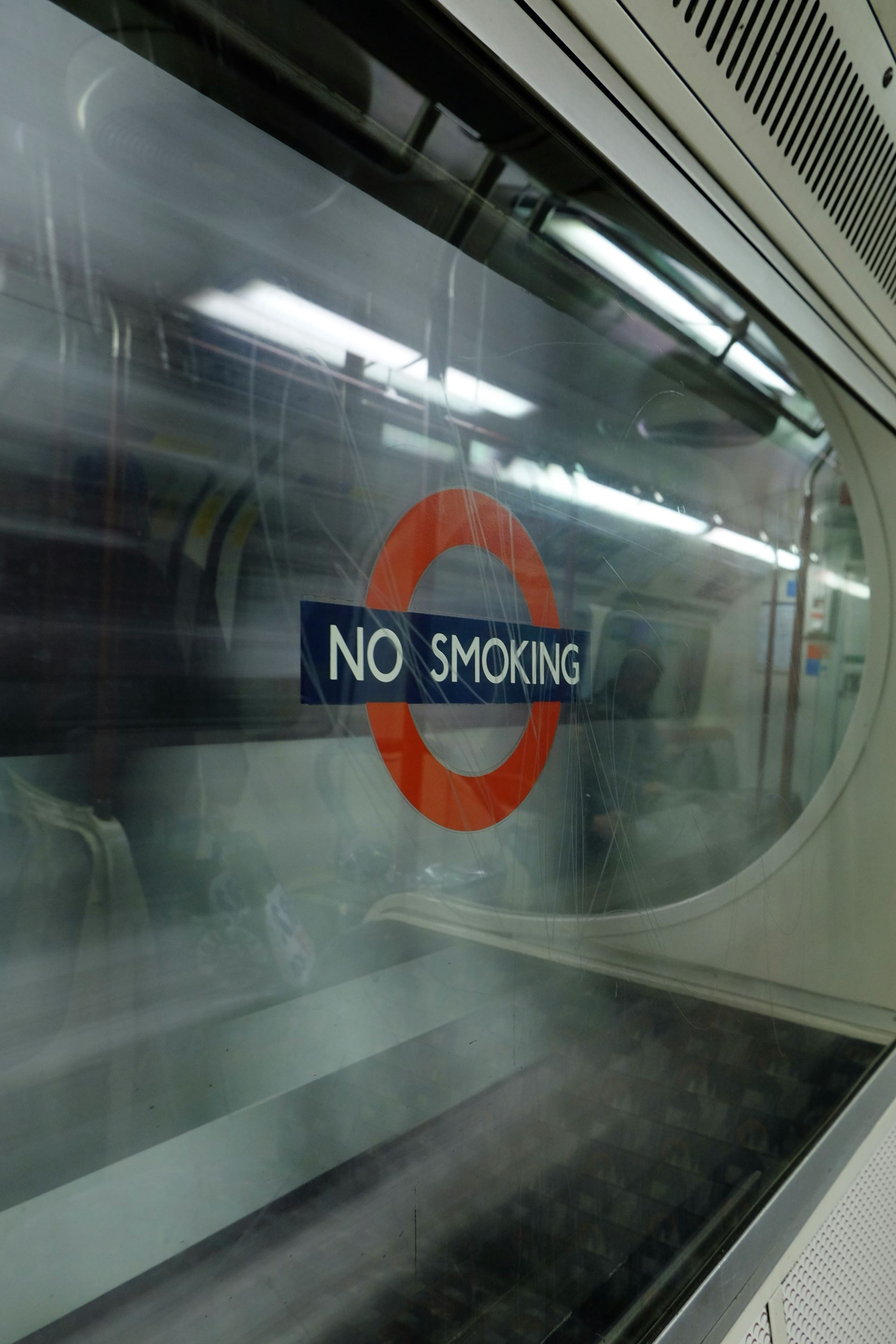 NO SMOKING SIGN